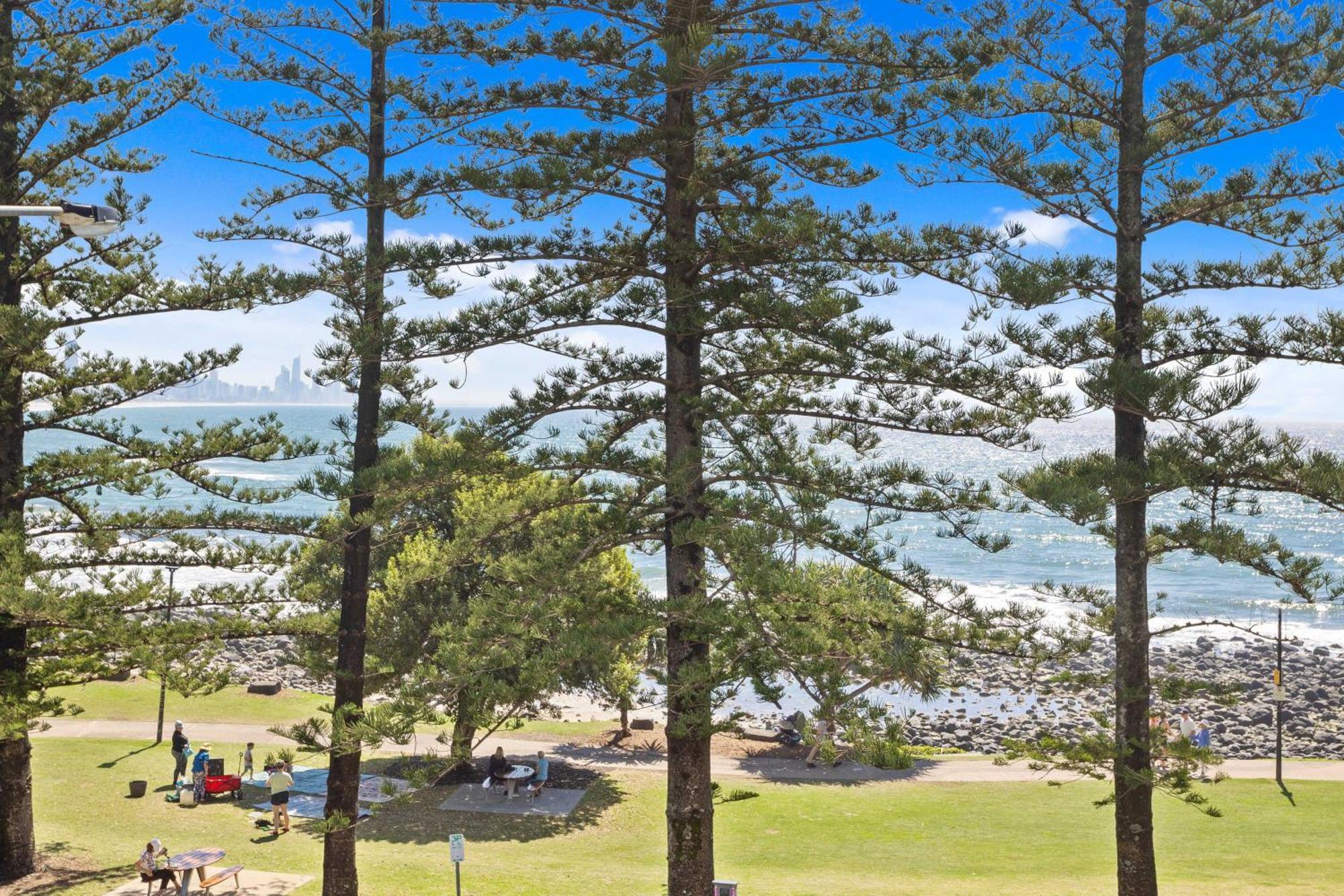 Goodwin Towers - Hosted By Burleigh Letting Apartment Gold Coast Luaran gambar